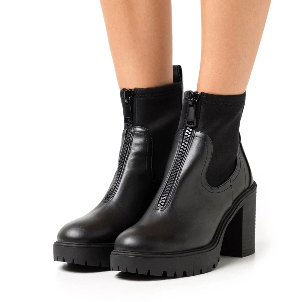 MADDEN GIRL Truffle Lug Chelsea Black Ankle Boots Women’s Sz 7 Chunky Y2K - Picture 1 of 14